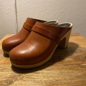 Cognac Leather Swedish Hasbeen Wooden Clogs